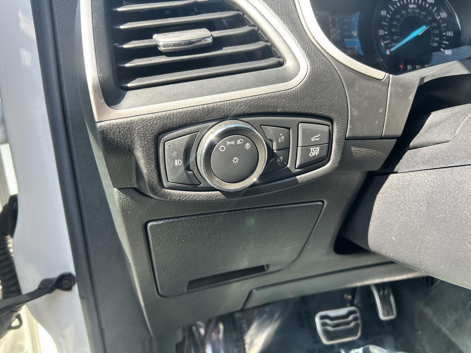Used 2021 Star White Metallic Tri-Coat Ford ST-Line image 8