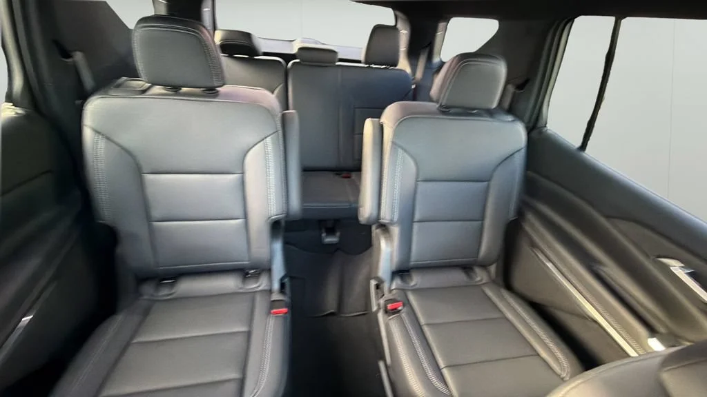 New 2027 Mosaic Black Metallic Chevrolet LT image 11