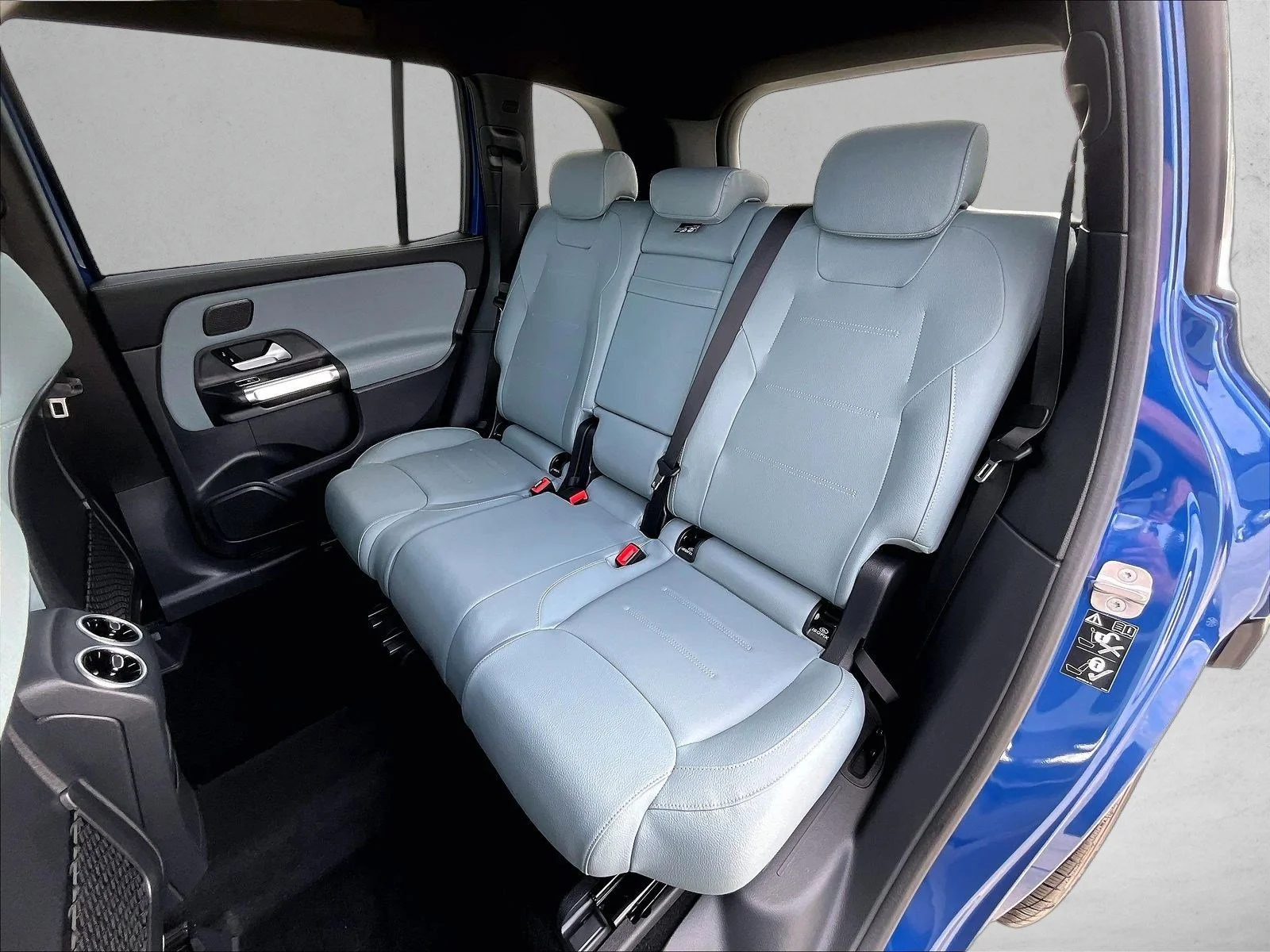 Used 2026 Starling Blue Metallic Mercedes-Benz GLB 250 image 28