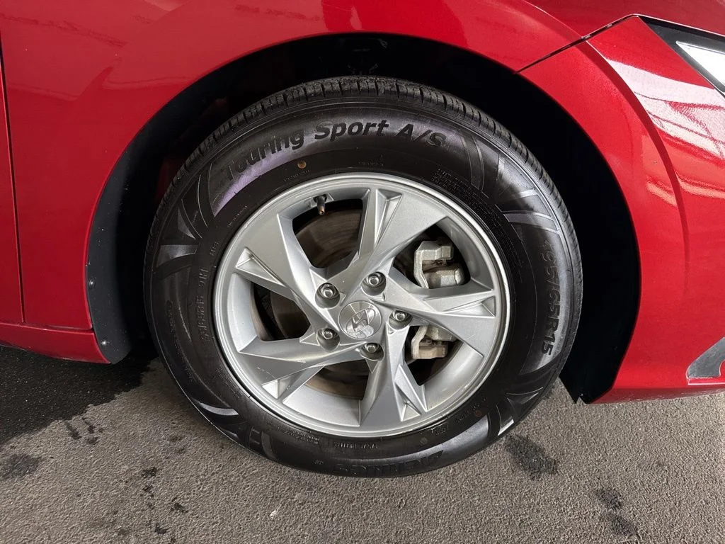 Used 2024 Red Hyundai SE image 7