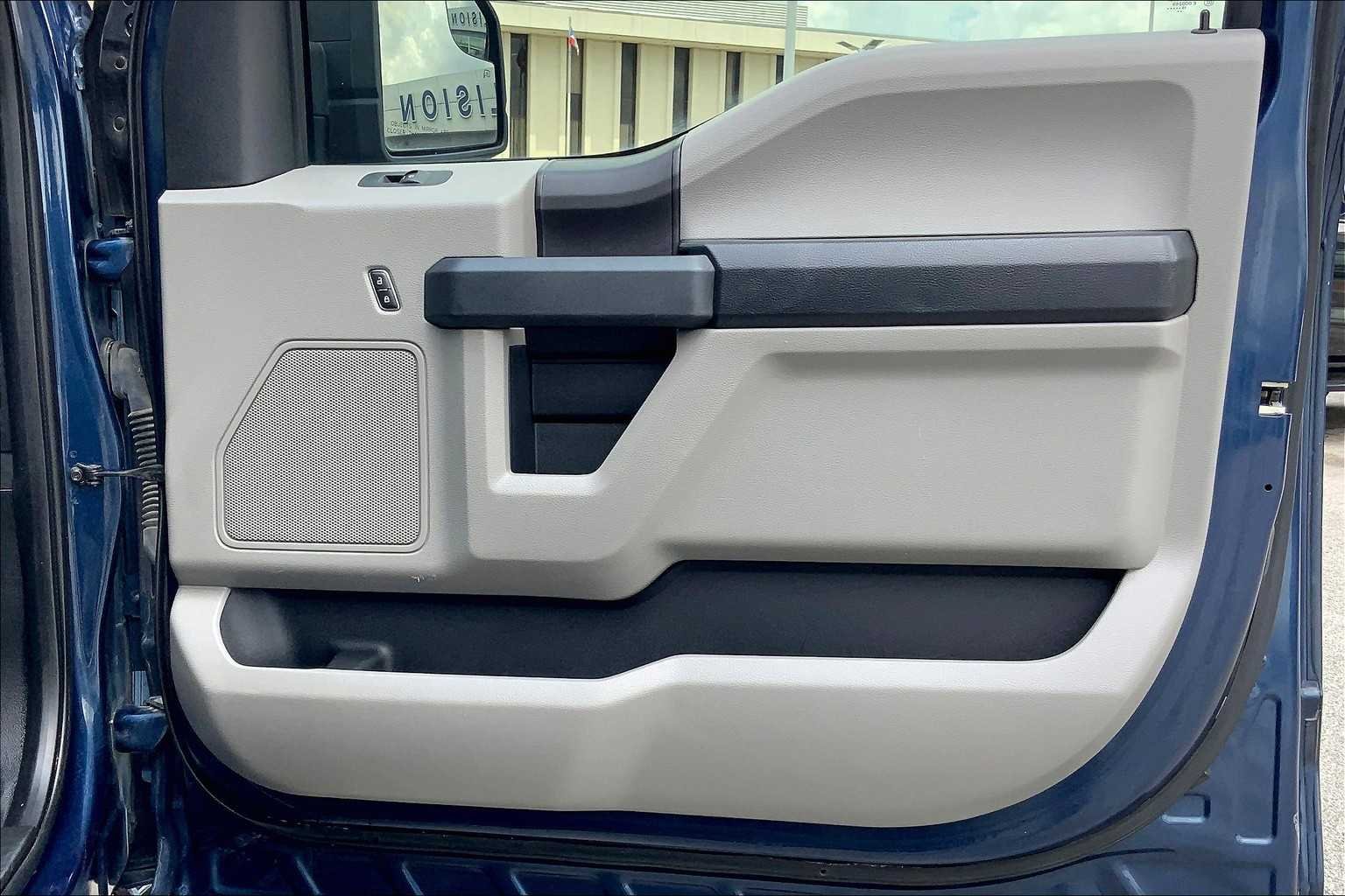 Used 2018 Blue Jeans Metallic Ford XL image 44