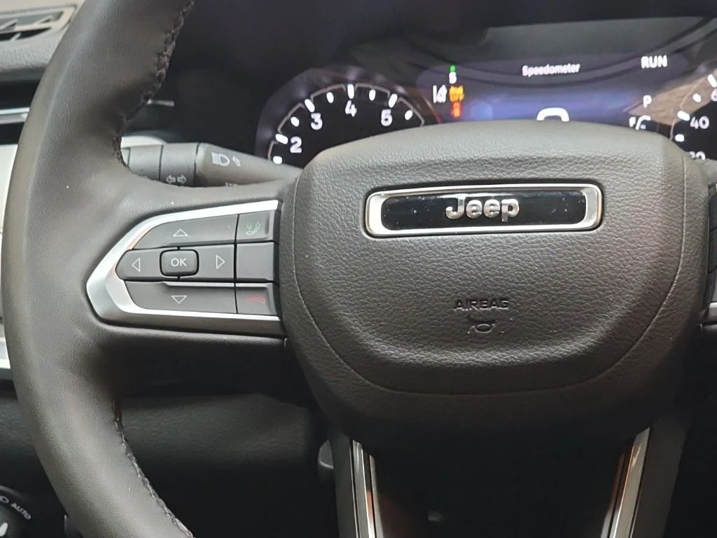 Used 2025 Silver Jeep Limited image 15