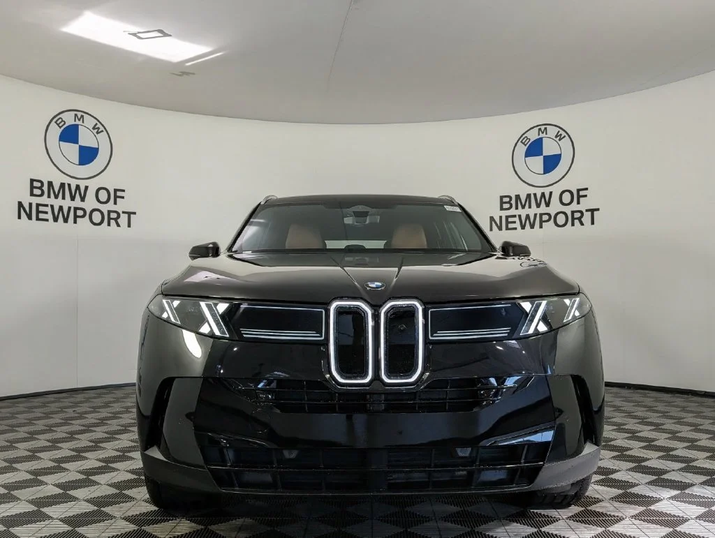 New 2027 Black Sapphire Metallic BMW  image 4