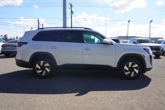 New 2027 Opal White Pearl Volkswagen SE image 4