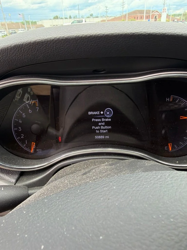Used 2021 Gray Jeep Laredo X image 3