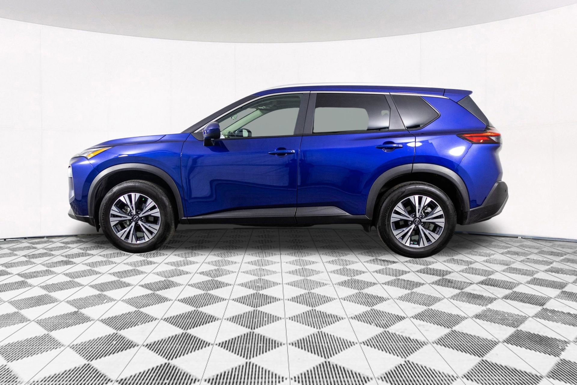 2023 NISSAN ROGUE - Image 10