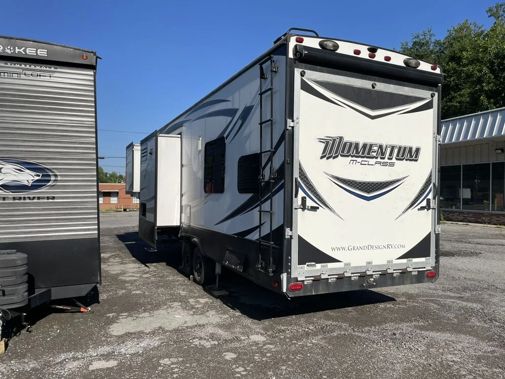 Used 2016  Grand Design Toy Hauler image 4