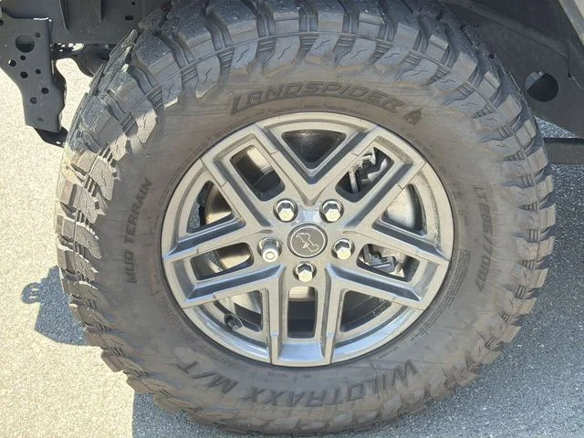 Used 2024 Red Jeep Sport S image 16