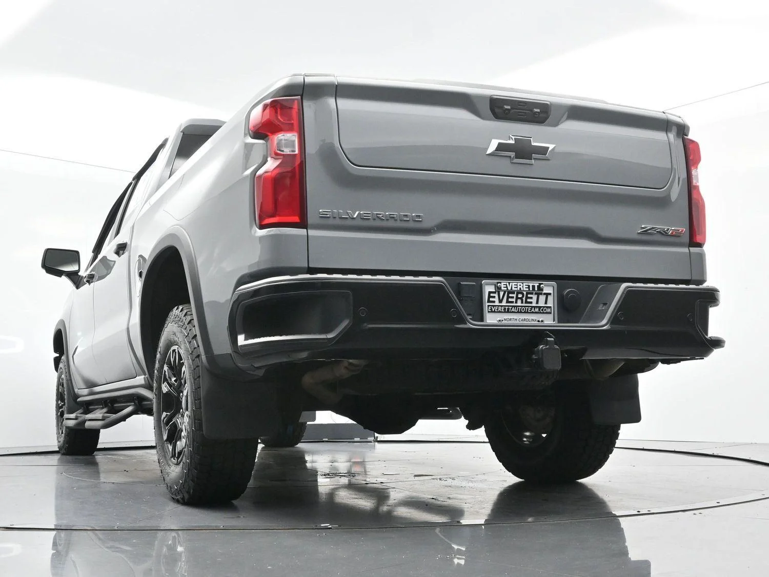 Used 2025 Slate Gray Metallic Chevrolet ZR2 image 51