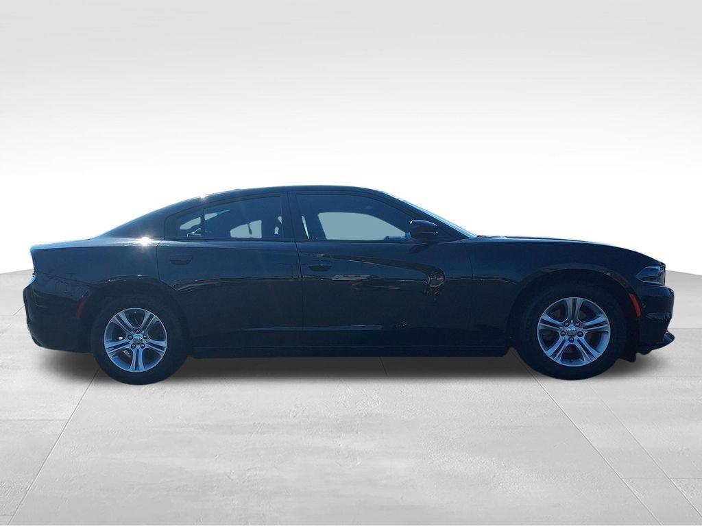 Used 2023 Black Dodge SXT image 6