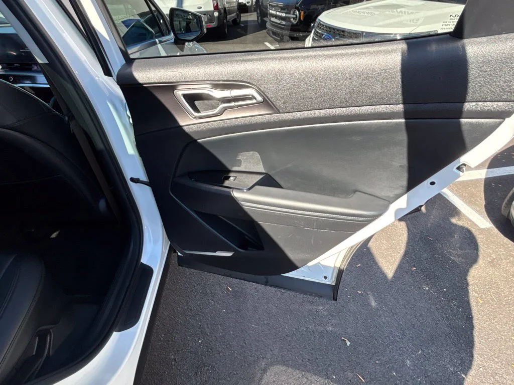 Used 2023 White Kia EX image 25