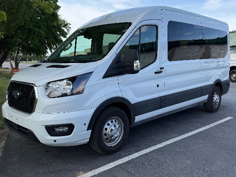 Used 2025 OXFORD WHITE Ford XLT image 1