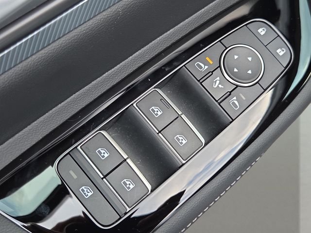 Used 2025 White Pearl Nissan Platinum image 24