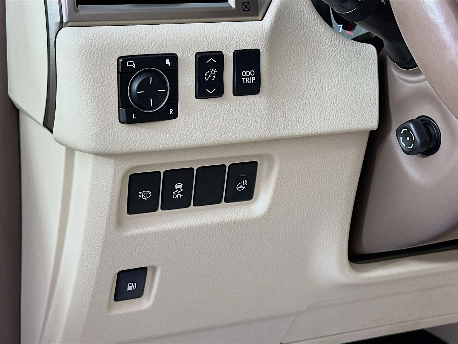 Used 2013 Knights Armor Pearl Lexus 460 Premium image 12