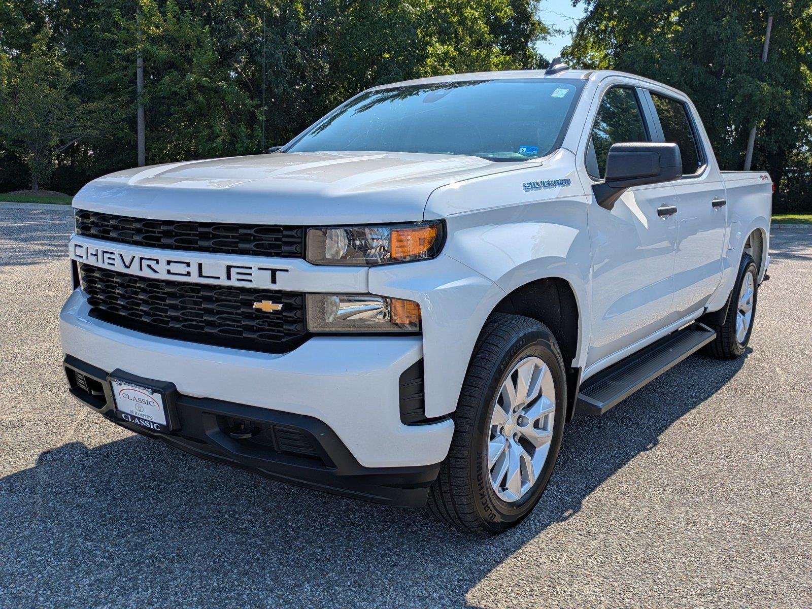 Used 2021 Summit White Chevrolet Custom image 8
