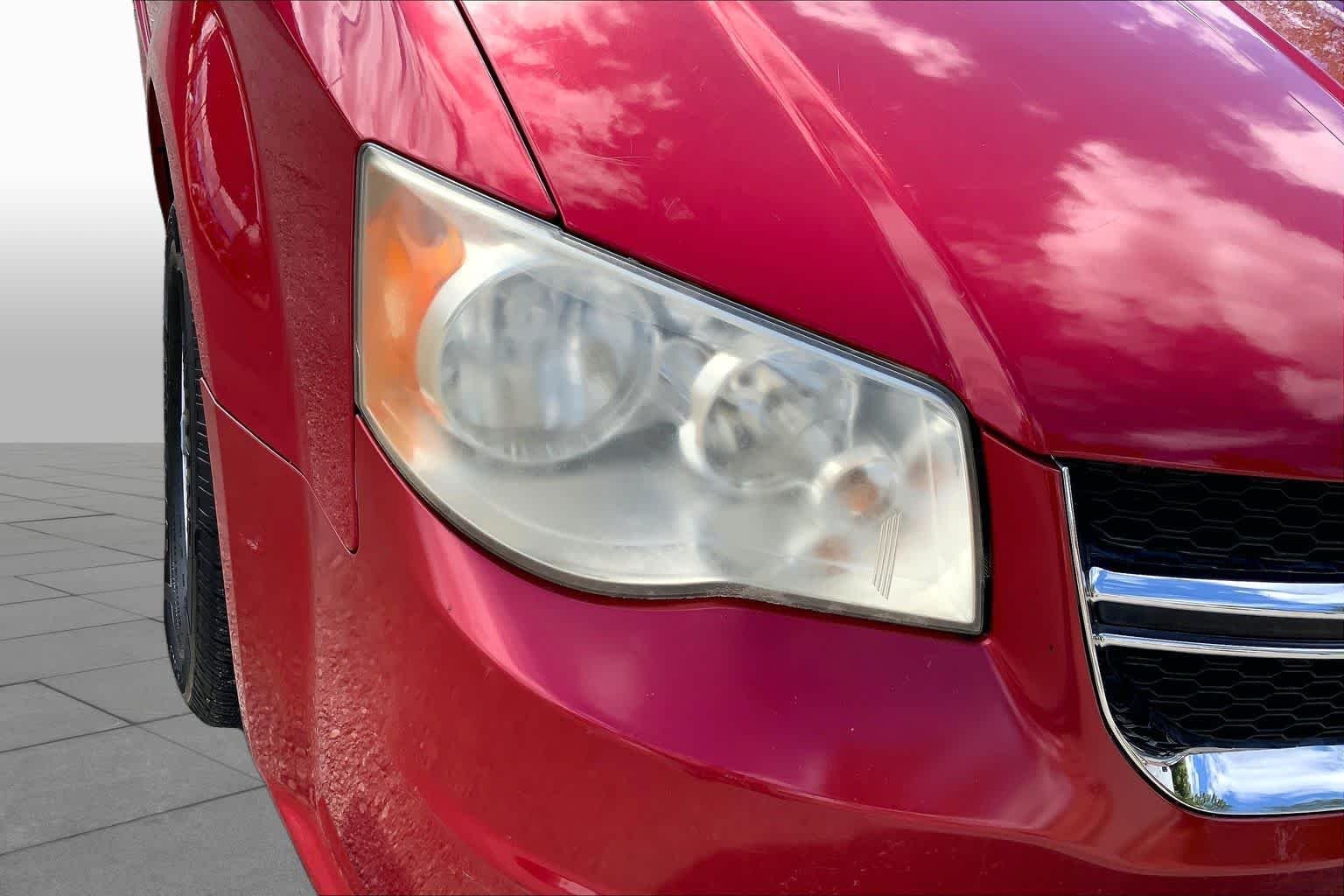 Used 2013 Redline Two-Coat Pearl Dodge SXT image 27