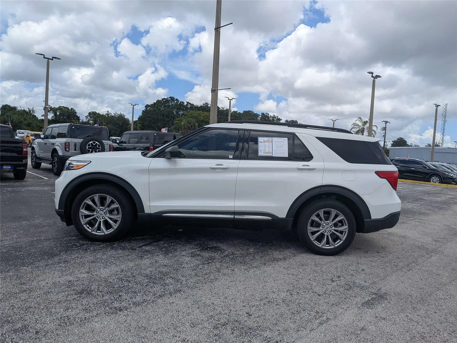 Used 2023  Ford XLT image 6
