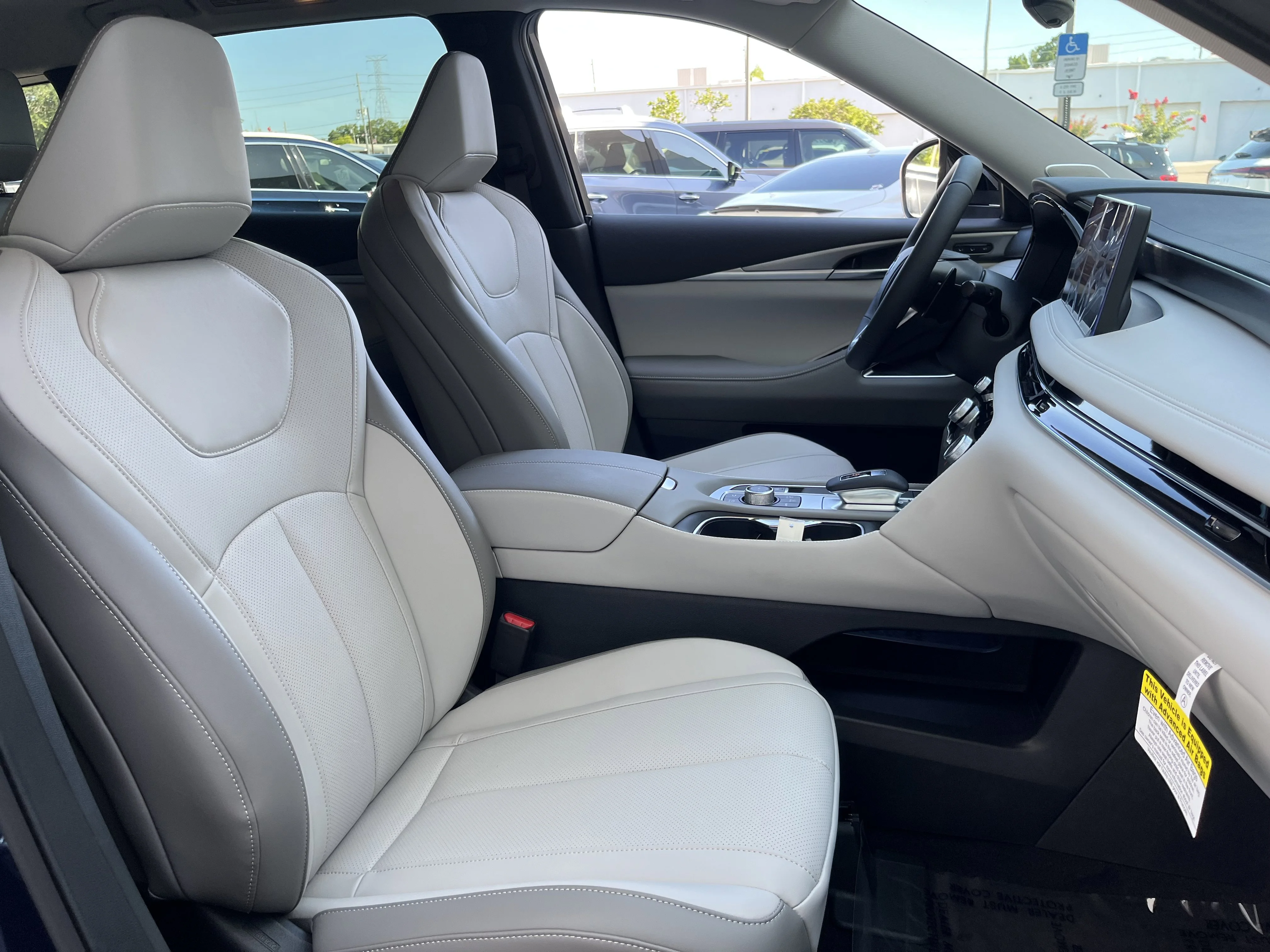 New 2027 Grand Blue INFINITI LUXE image 19