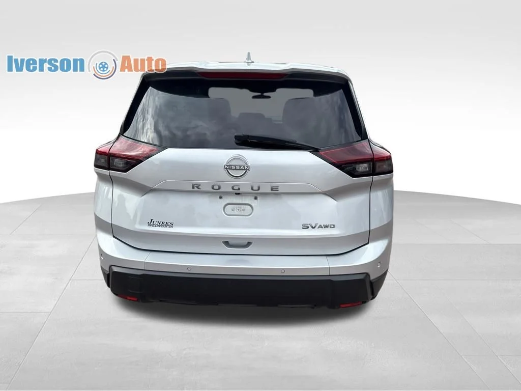 2024 Nissan Rogue SV - Photo 7
