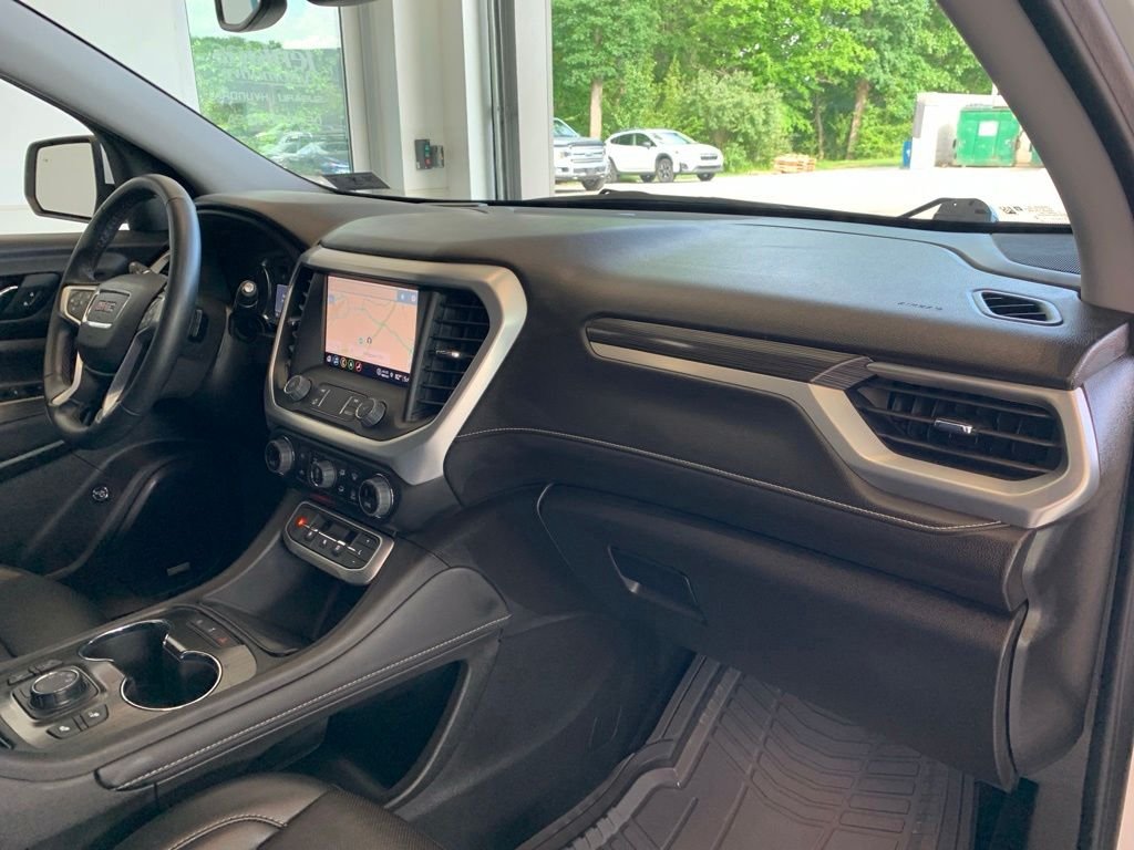 Used 2023 White GMC SLT image 22