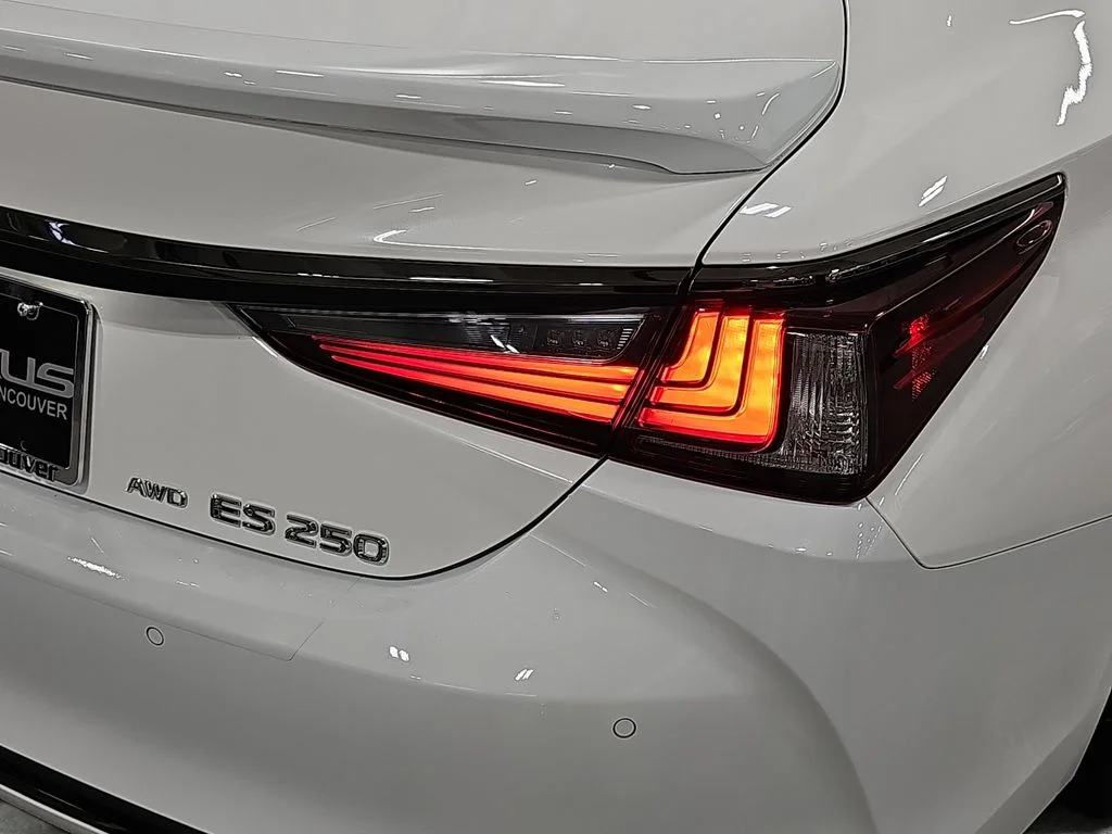 Used 2023 White Lexus 250 image 35