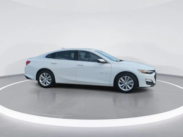Used 2024 White Chevrolet LT image 9
