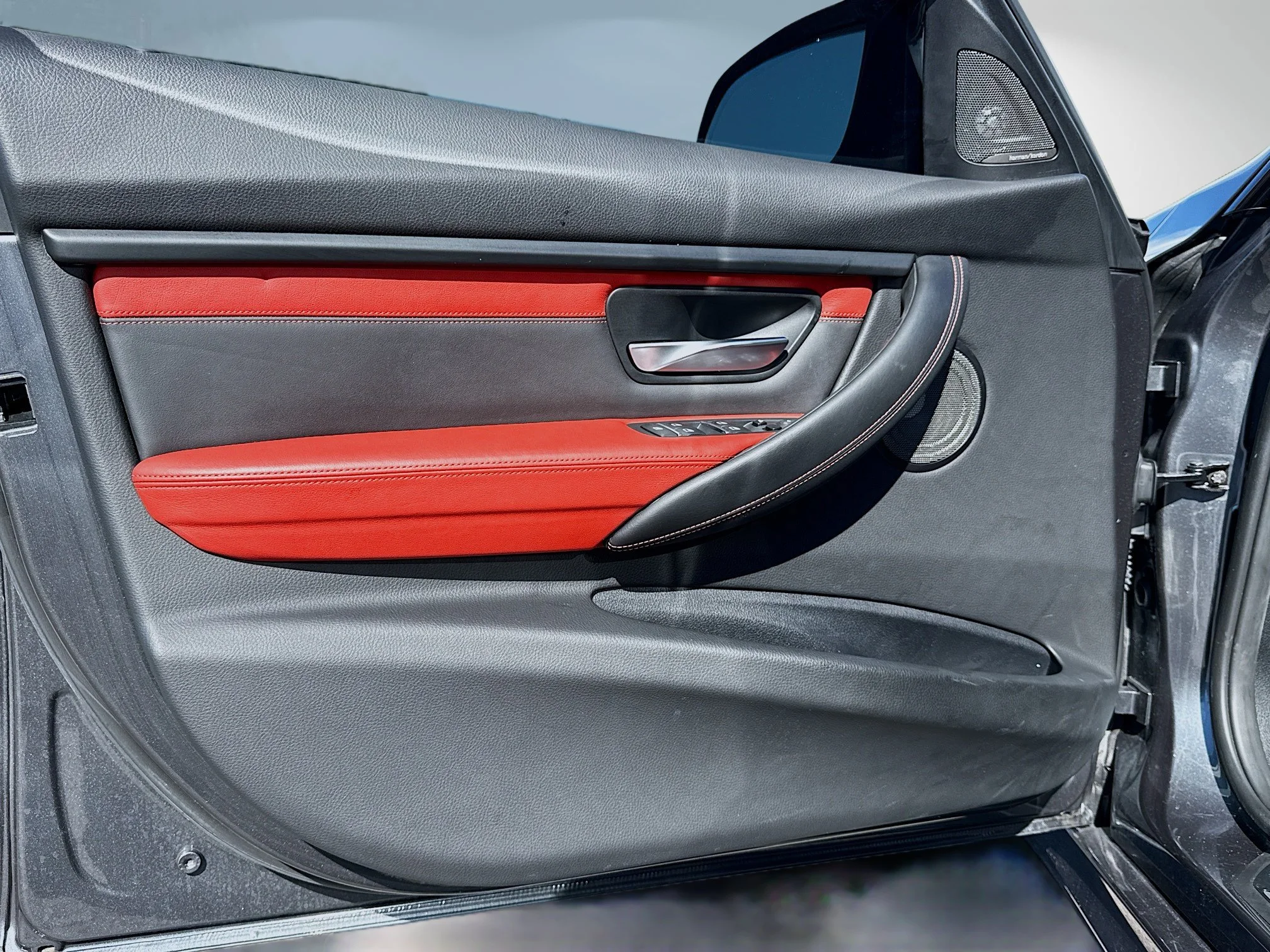 Used 2018 Mineral Gray Metallic BMW Competition image 21