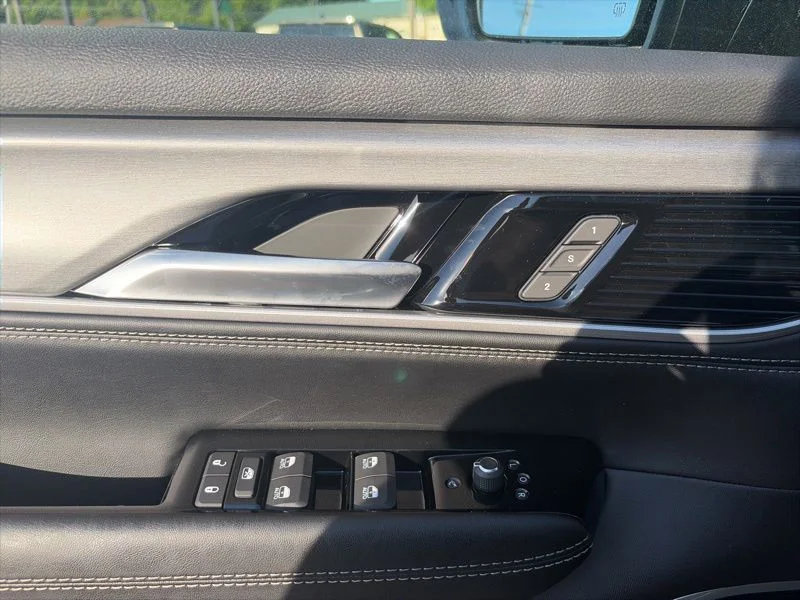 New 2026 High Gloss Black Exterior Paint Jeep Limited Reserve image 24