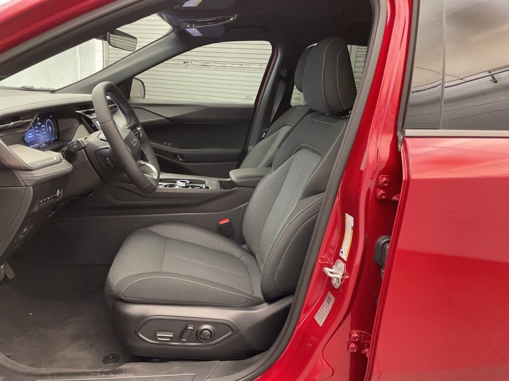 New 2026 Red Hot Pearl-Coat Exterior Paint Jeep Laredo image 16