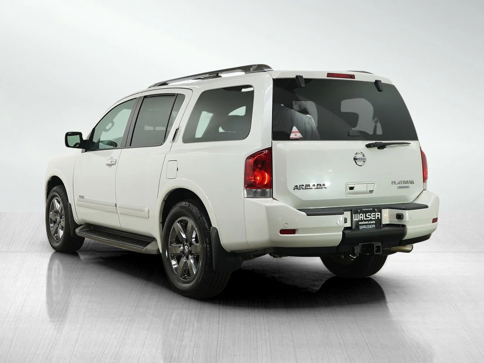 Used 2014 Pearl White Nissan Platinum image 4