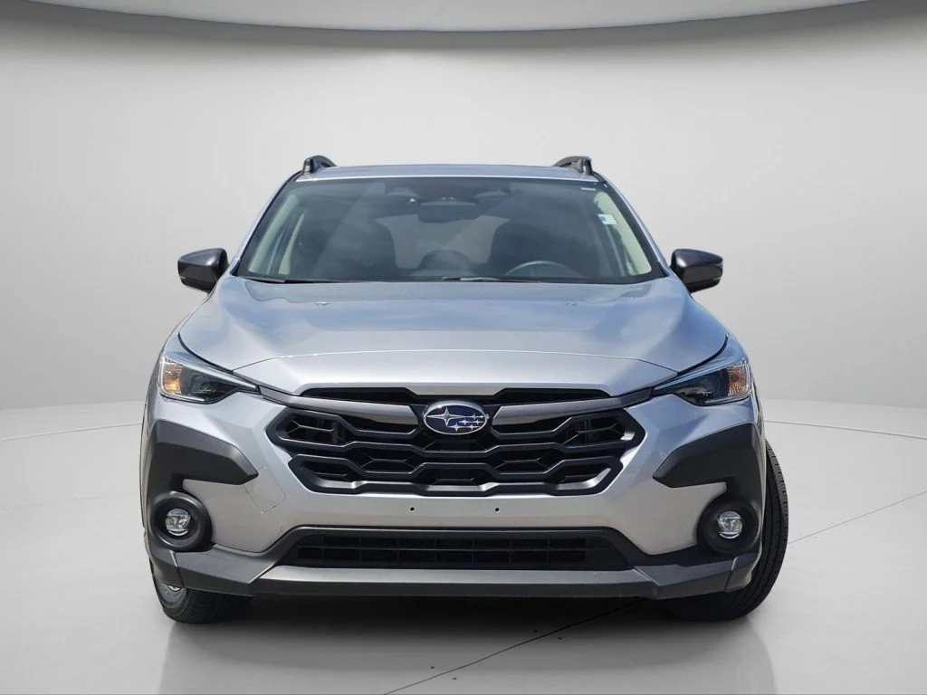 Used 2025 Ice Silver Metallic Subaru Premium image 3