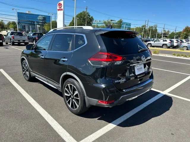 Used 2018 Black Nissan SL image 7