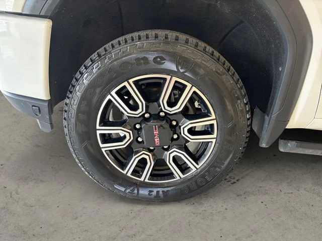 Used 2021 White GMC AT4 image 15