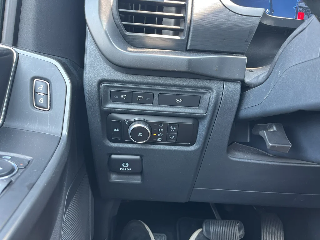 Used 2024 Agate Black Metallic Ford XLT image 29