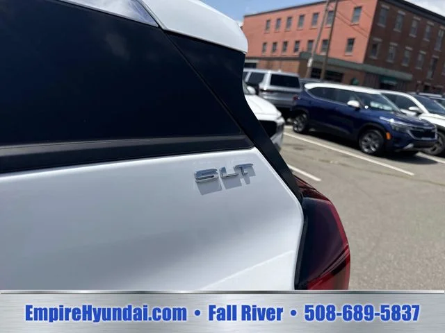 Used 2024 White GMC SLT image 16