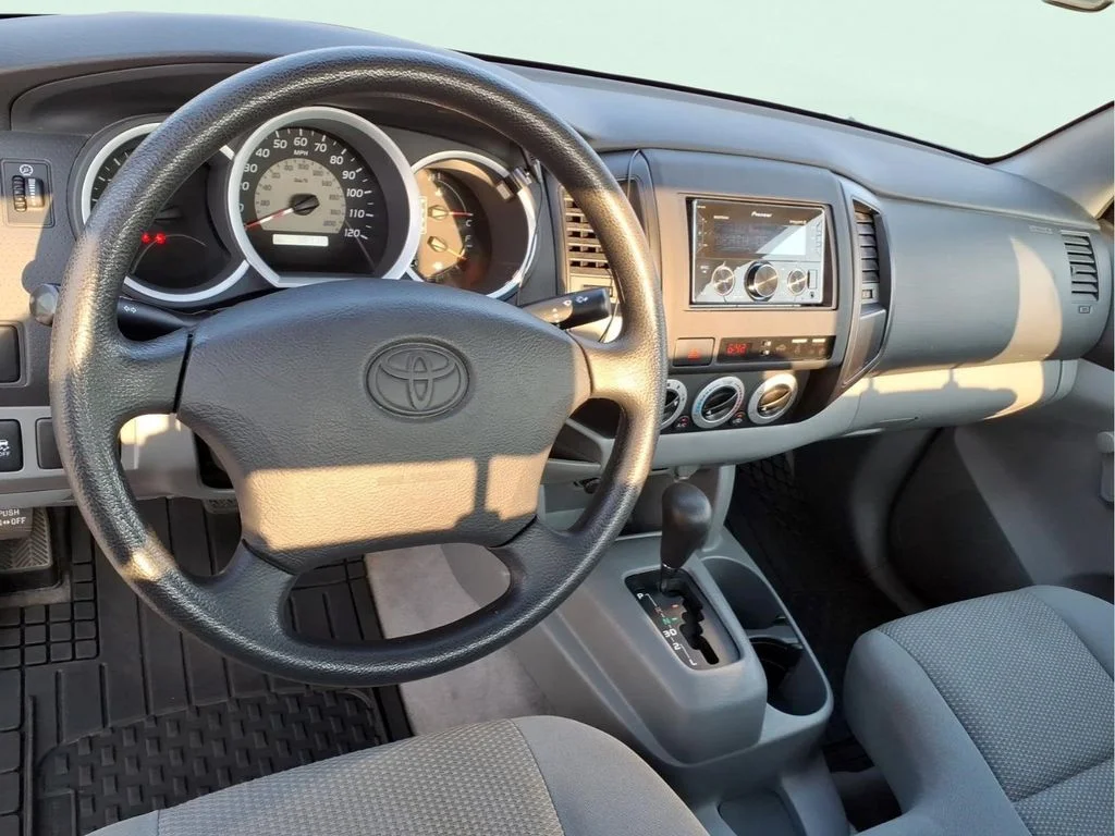 Used 2009 Beige Toyota  image 12