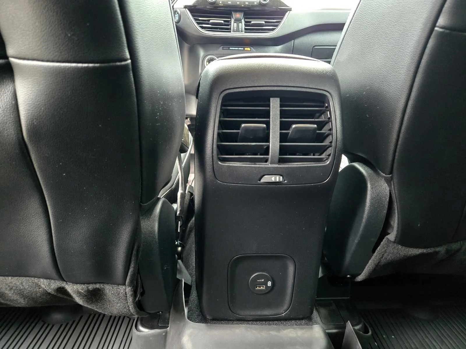 Used 2020  Ford SEL image 15