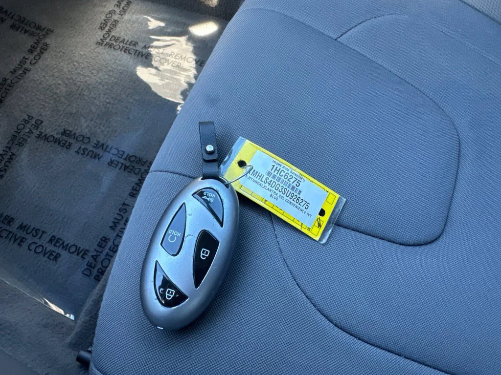 Used 2025 Blue Hyundai SEL Convenience image 27