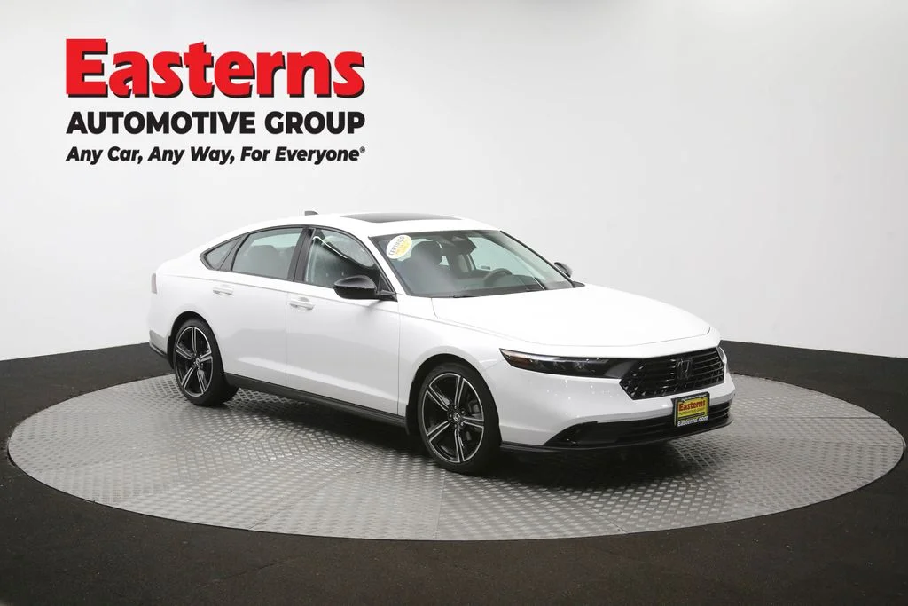 Used 2026 White Honda SE image 48