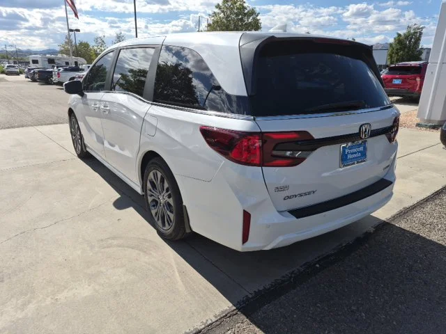 New 2027 Platinum White Pearl Honda Touring image 3