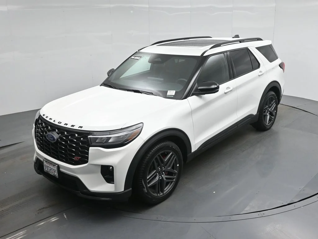 New 2026 Star White Metallic Tri-Coat Ford ST image 38
