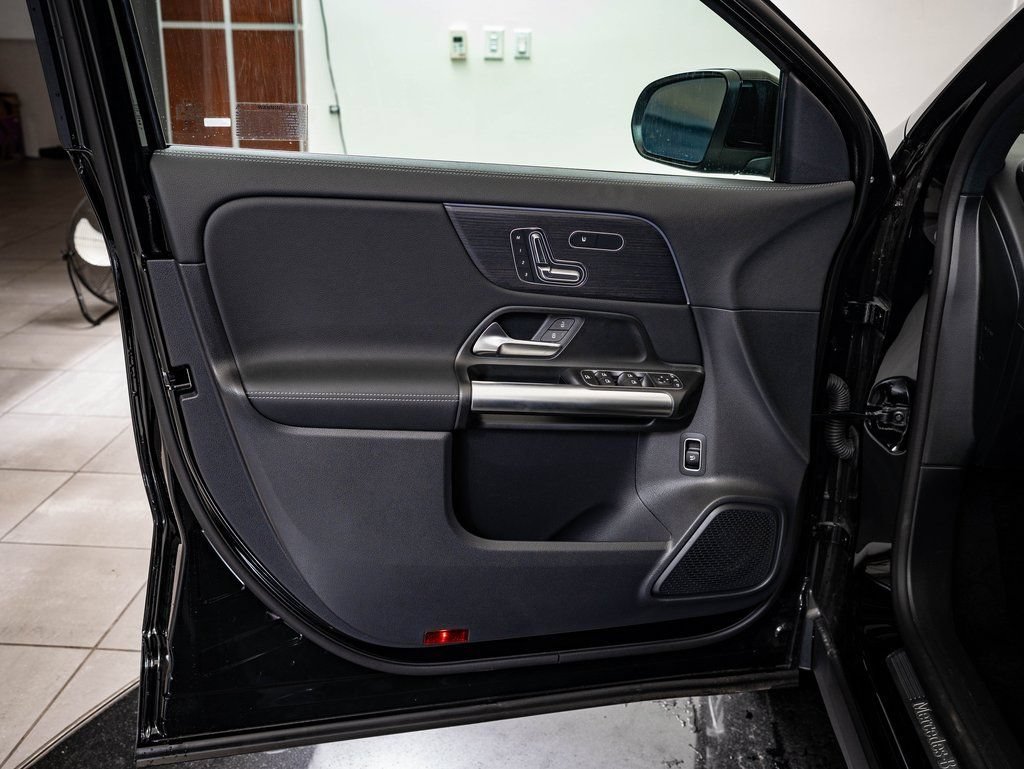 New 2026 Night Black Mercedes-Benz GLA 250 image 24
