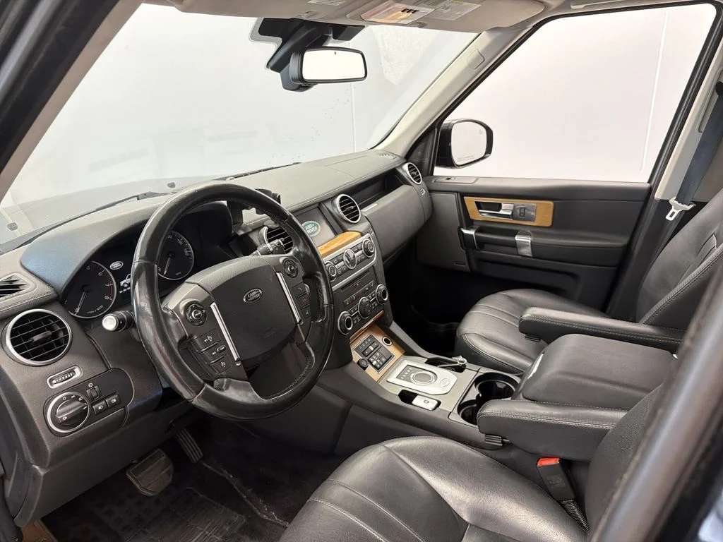 Used 2015 Black Land Rover Base image 13
