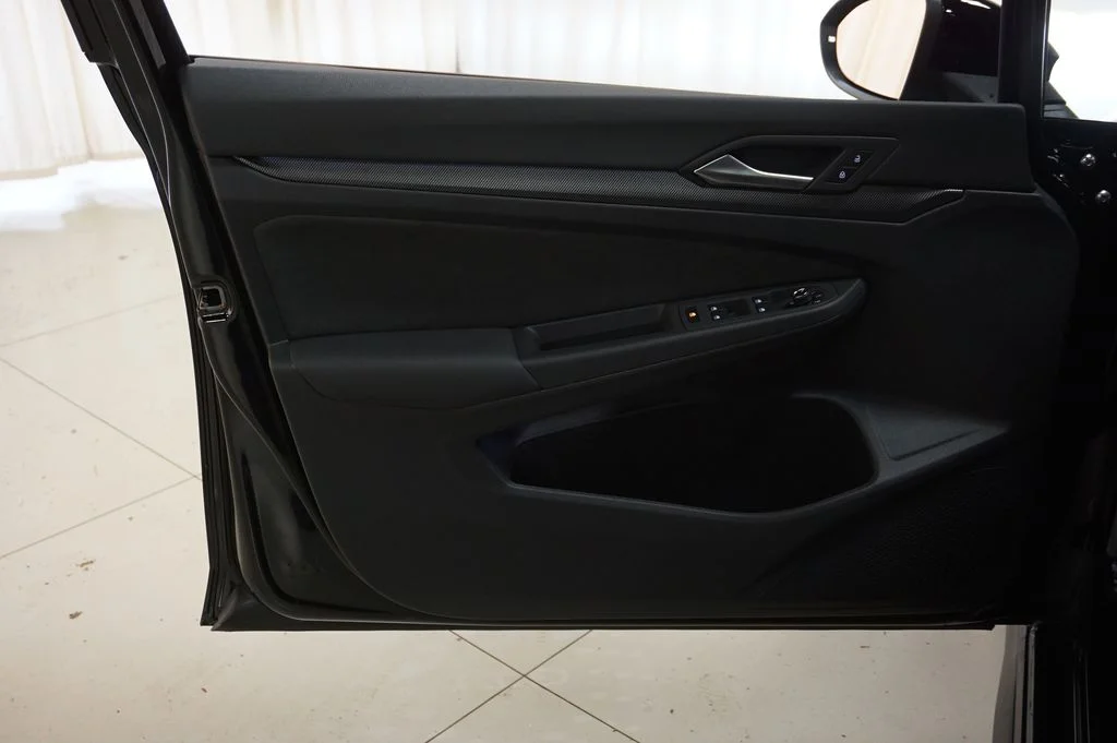 New 2026 Black Volkswagen 2.0T SE image 28