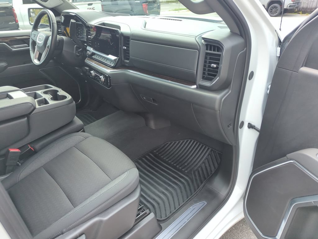 Used 2025 Summit White GMC Elevation image 32