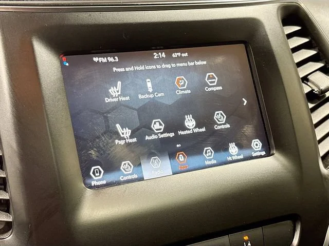 Used 2021  Jeep Latitude Plus image 15