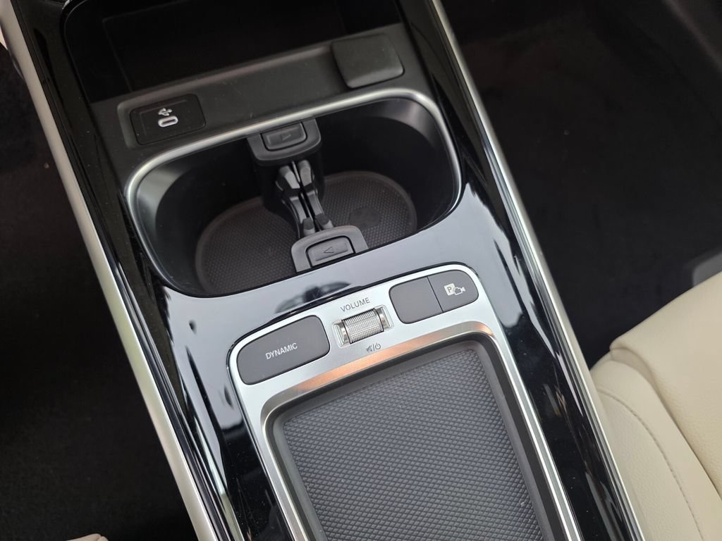 New 2026 Night Black Mercedes-Benz GLB 250 image 31