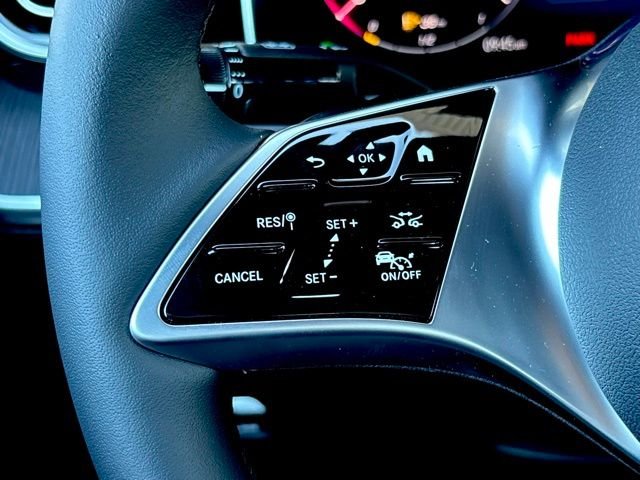 New 2026 MANUFAKTUR Moonlight White Metallic Mercedes-Benz C 300 image 19