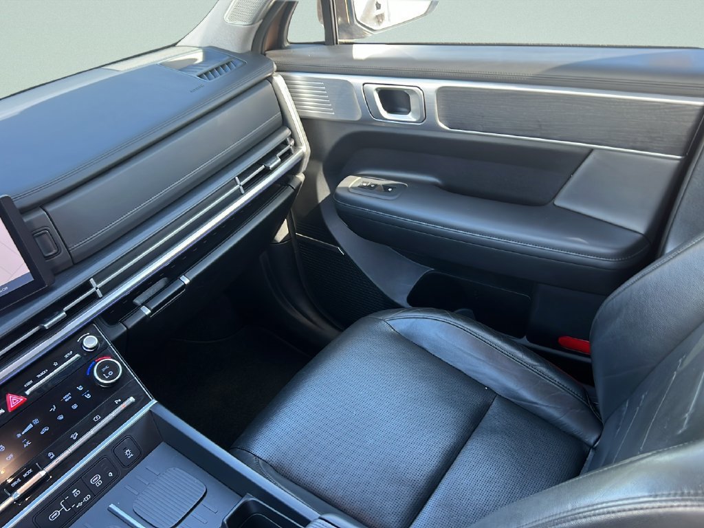 Used 2024  Hyundai Limited image 13