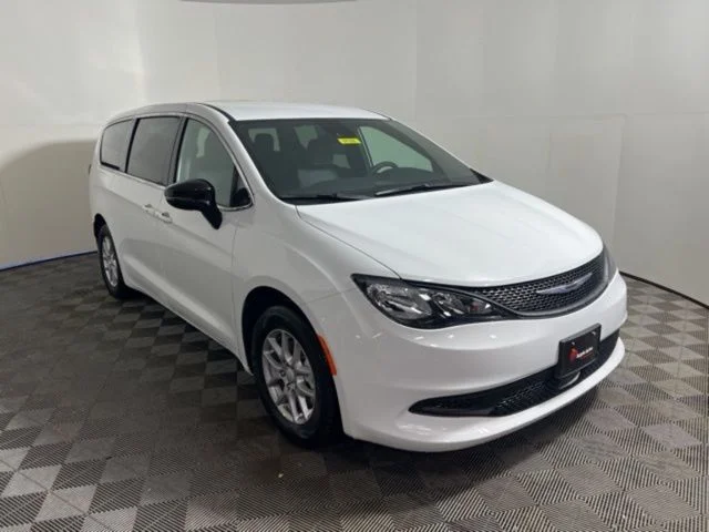 2026 Chrysler Voyager LX's photo